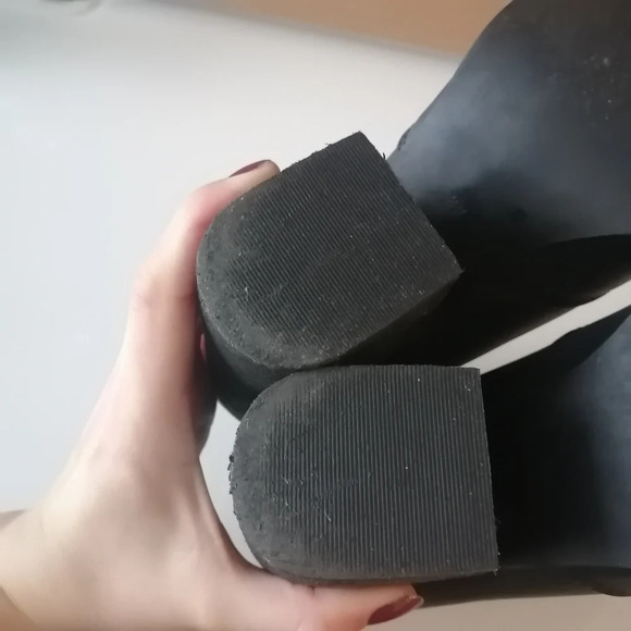 Jeffrey Campbell Yorktown Leather Chunky Heel Booties in Black Rounded Toe 8 - Picture 11 of 16